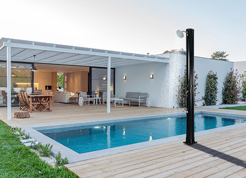Chuveiro solar para piscina: guia completo e conselhos de compra